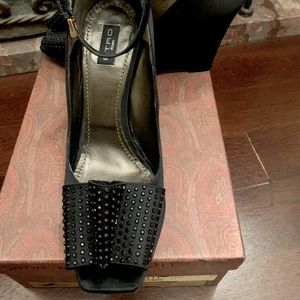 Etro satin wedges with bow , never been worn